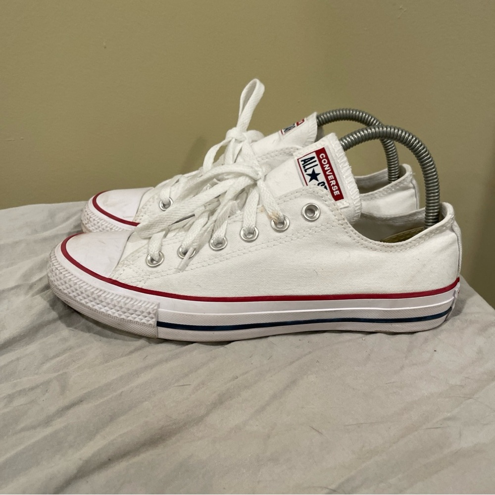 Converse Women Chuck Taylor All Star Classic Low Top Sneaker Shoes Size 8 White